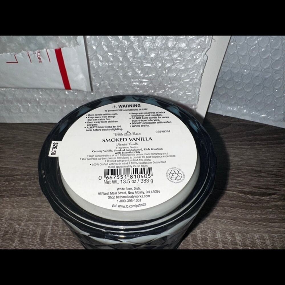 Bath and body works‎ White Barn m Candle Smoked Vanilla 3 Wick Diamond Quilted - Picture 4 of 4